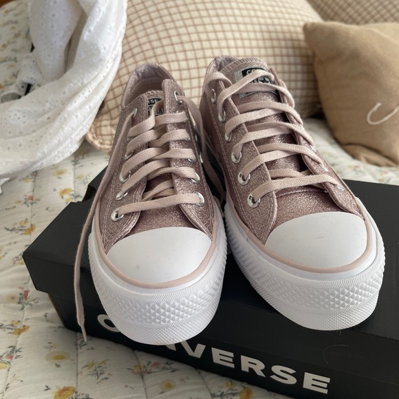 Converse Sneakers/ Glitter - Picture 4 of 7